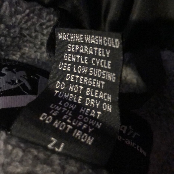 black puffy jacket - Picture 7 of 7